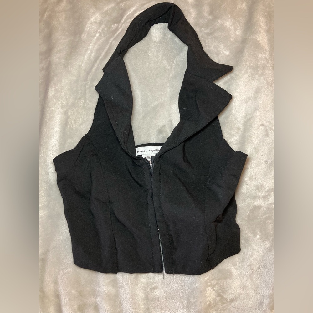 Black Collar Cropped Vest top Women